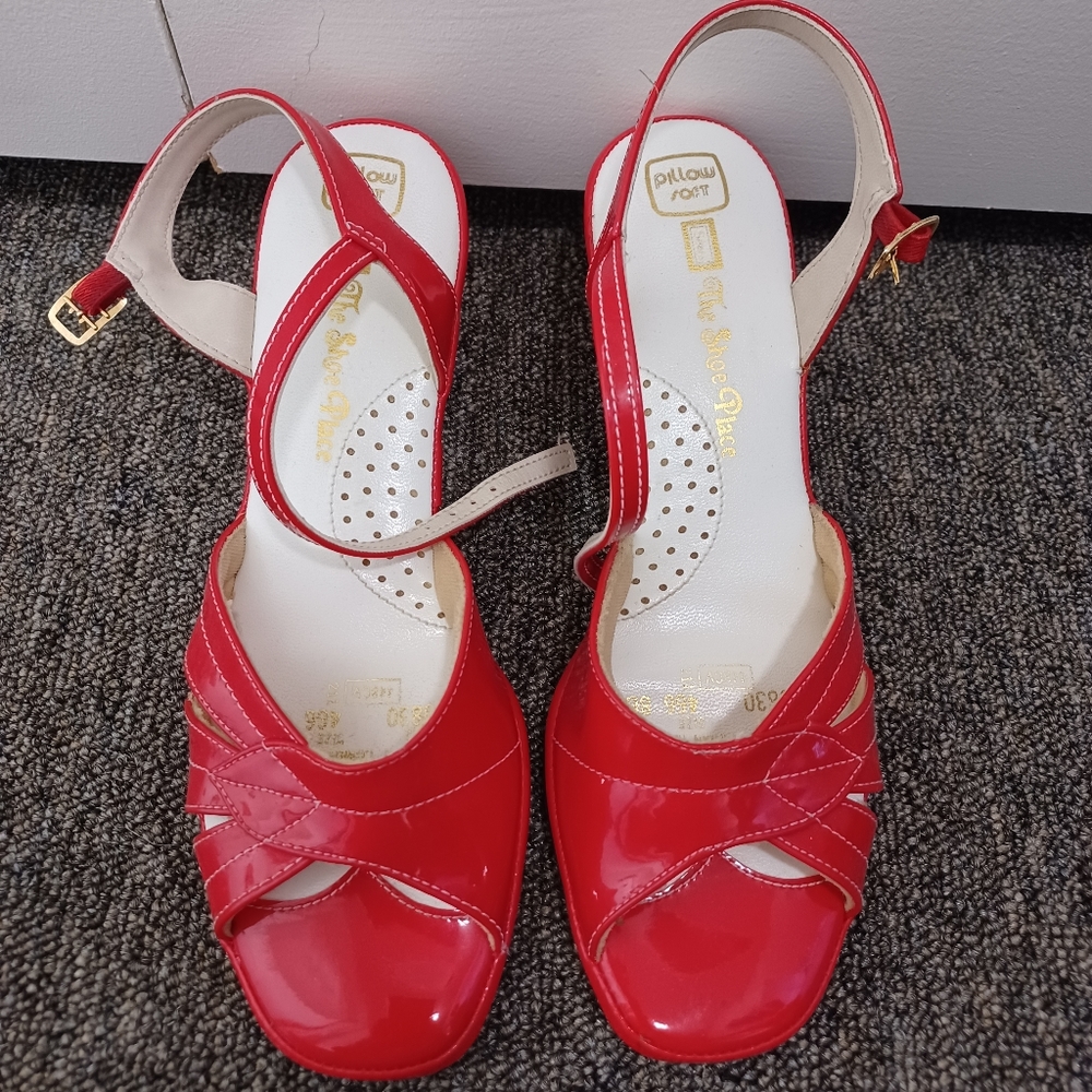 Vintage Sears Red Heels size 466 8B